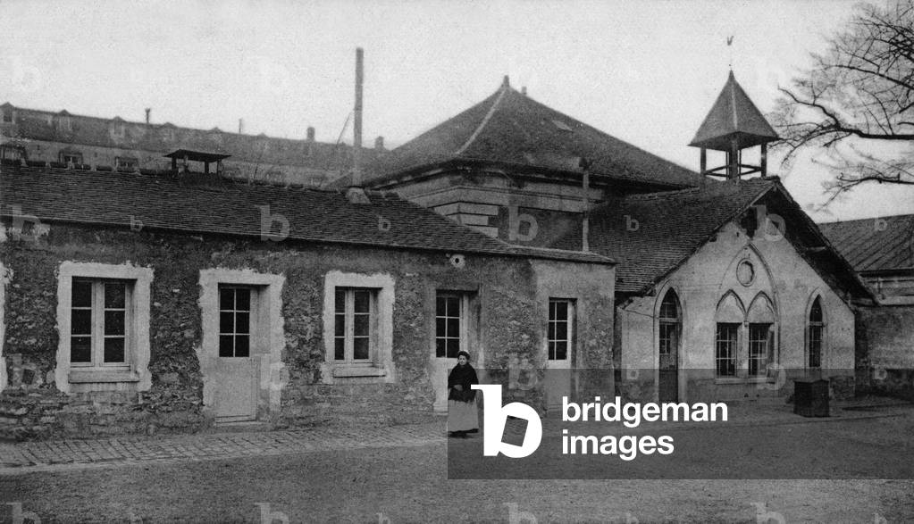 Salpetriere Hospital in Paris: area for troubled women and former chapel, postcard, c. 1900