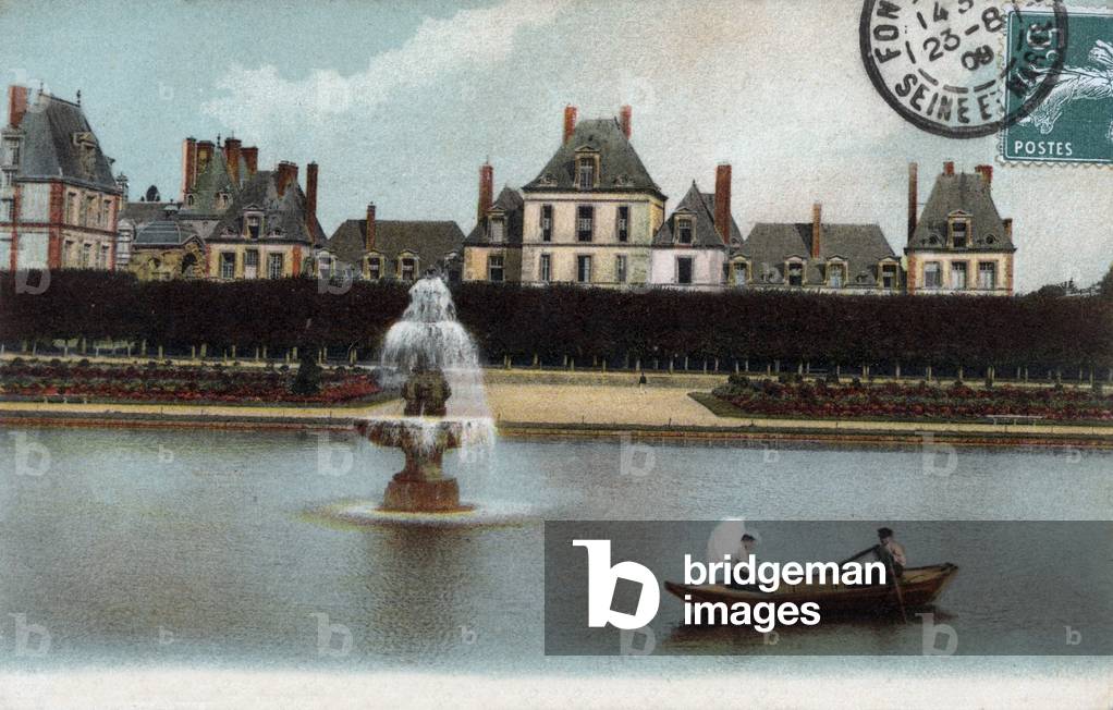 Fontainebleau, France: the castle, the fountain, postcard, 1909