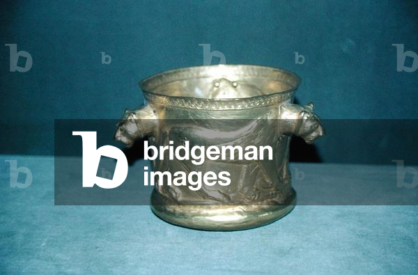 Bowl decorated with three lions' heads, from Kalar Dasht, c.8th-7th century BC (gold)