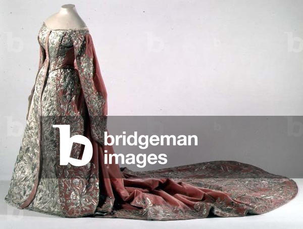 Lady's ceremonial court dress by Ivanov, c.1900 (velvet, satin and embroidery)