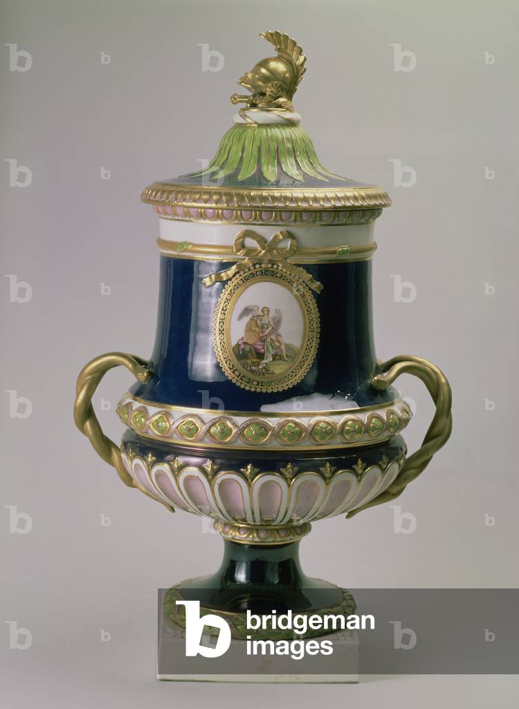 Covered vase with allegorical motifs from the Imperial Porcelain Factory, St. Petersburg, c.1790 (porcelain)