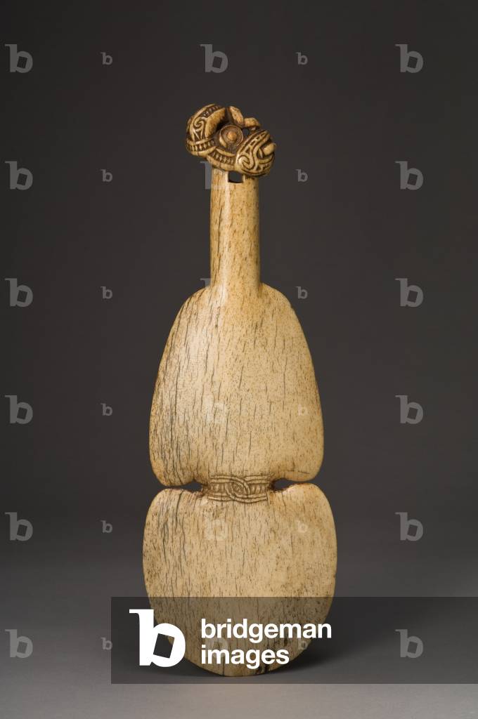 Kotiate paraoa, hand club, late 18th or early 19th century (whalebone)