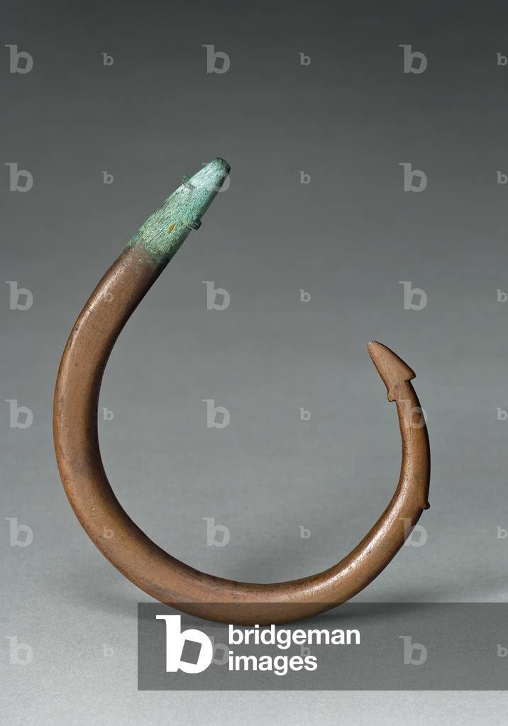 Matau, fishhook, early 19th century (bronze)