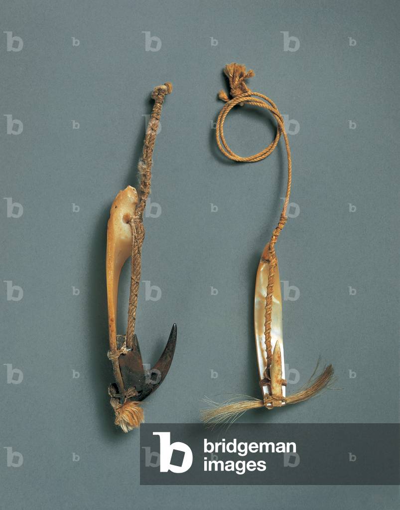 Aviti, bonito lures, Society Islands, early 19th century (left: pearlshell, vegetal fibre, turtle shell; right: pearlshell, vegetal fibre, human bone)