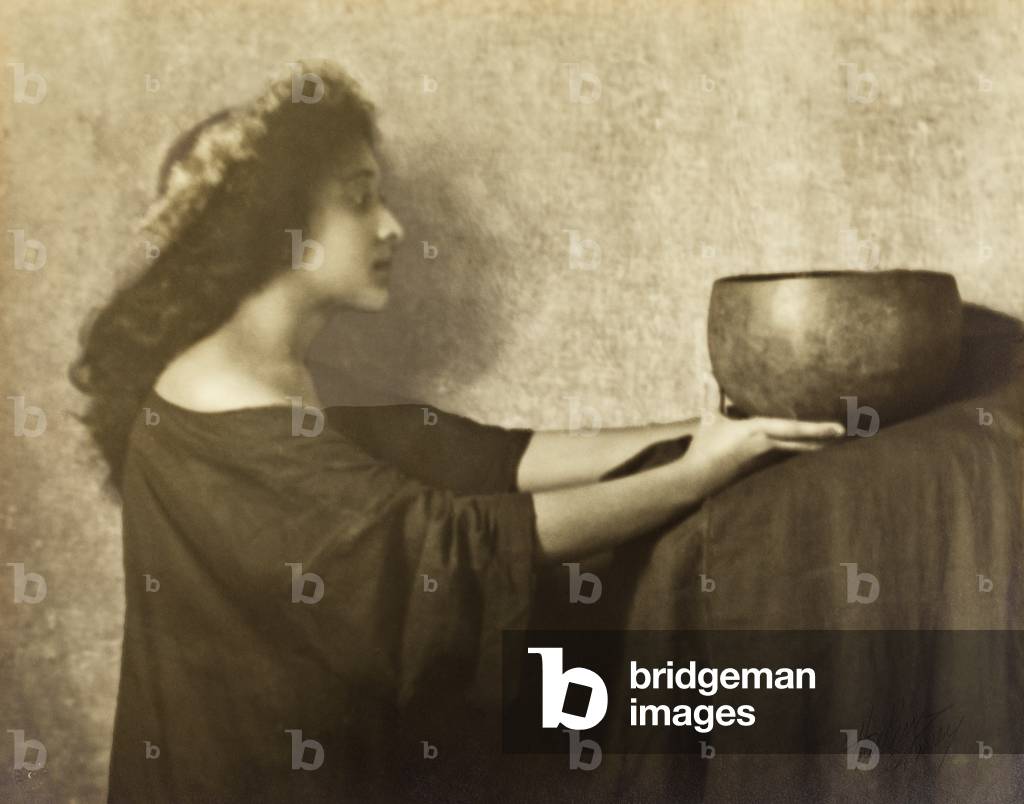 Italian-Hawaiian Girl, 1909 (toned silver bromide print)
