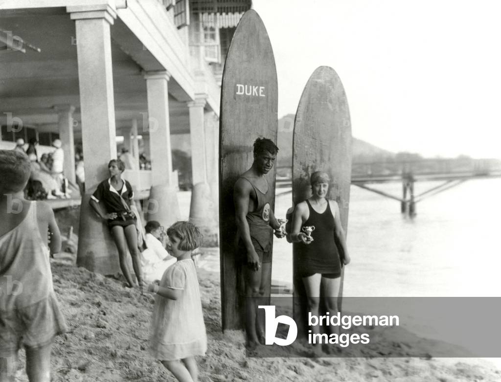 Winners of the Surfer Cups, in front of the Moana Hotel (b/w photo)