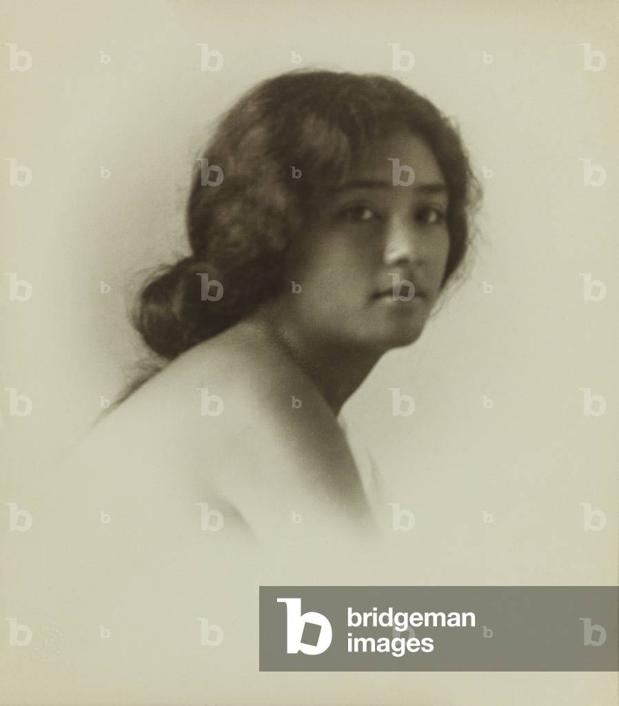 Portrait of a young native Hawaiian woman, c.1905 (toned silver bromide print)