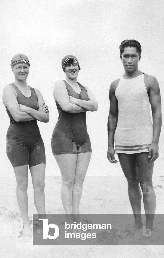 Duke Kahanamoku and the Australian surfing champions (b/w photo)