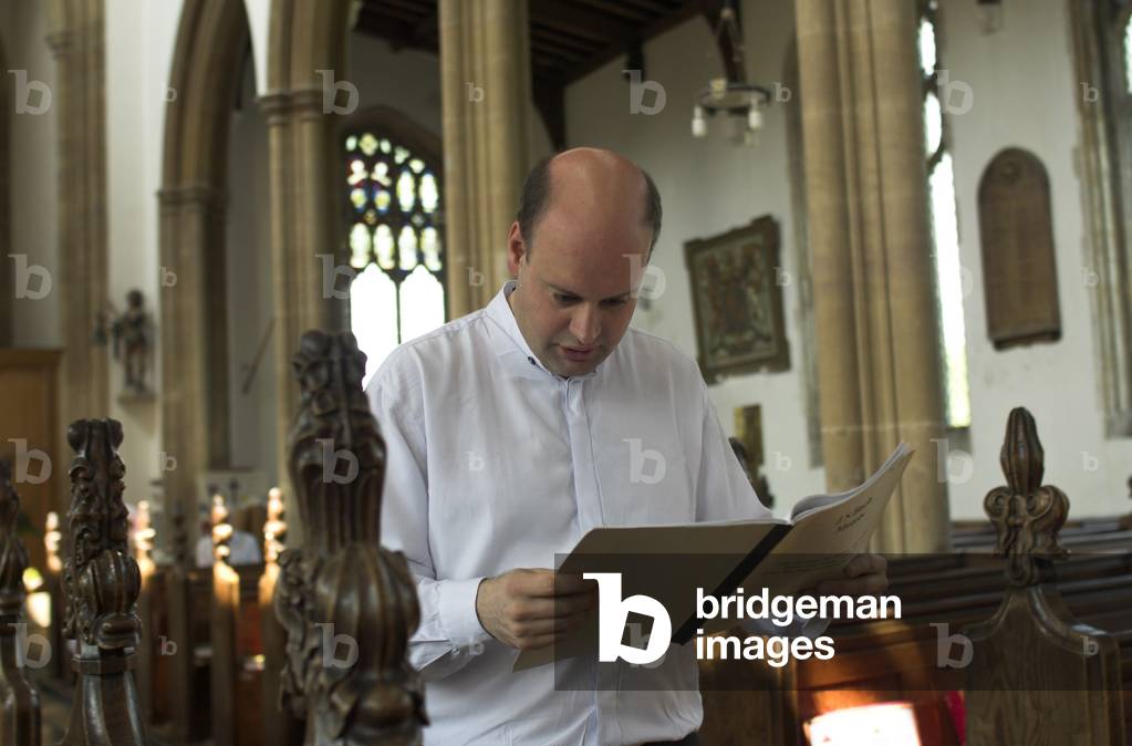 Stephen Layton directing Polyphony, Southwold Parish Church, Aldeburgh Festival, 2006