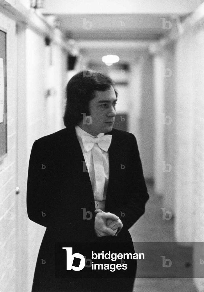 Dmitri Alexeev, portrait in corridor at Aldeburgh back stage, 1978