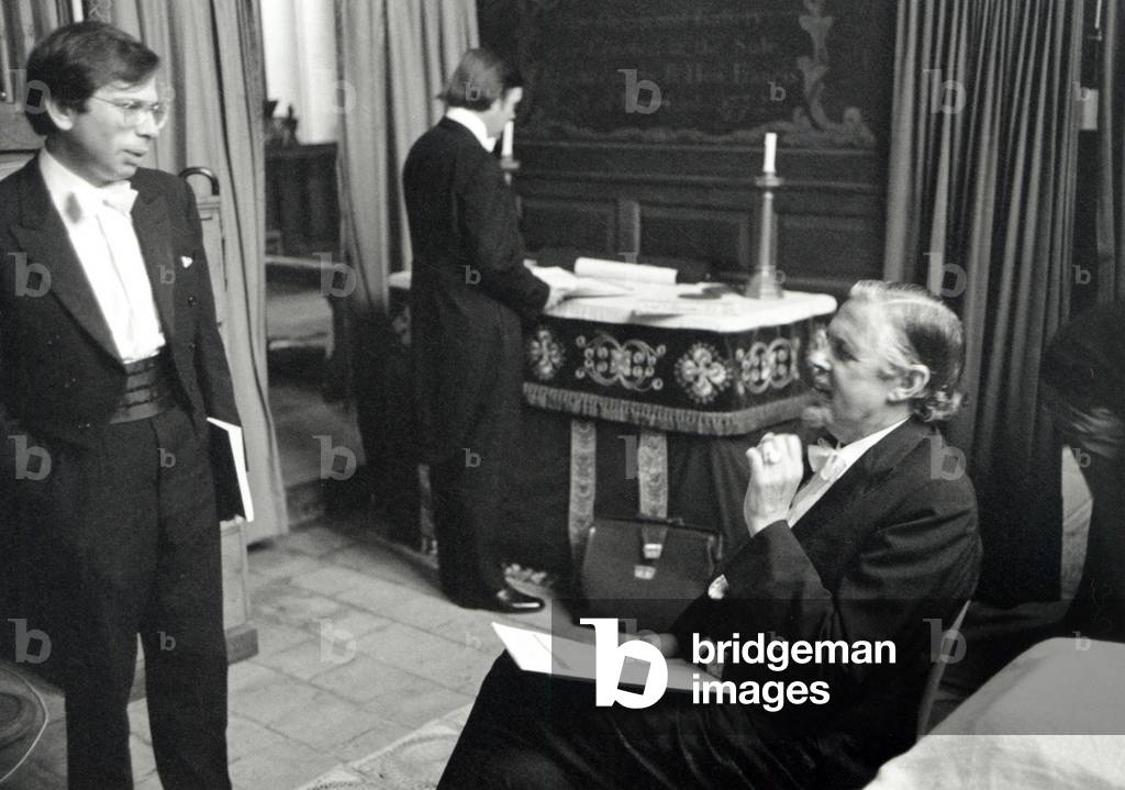 Alfred Deller (seated), Orford Church, 1977, with Harold Lester, harpsichordist