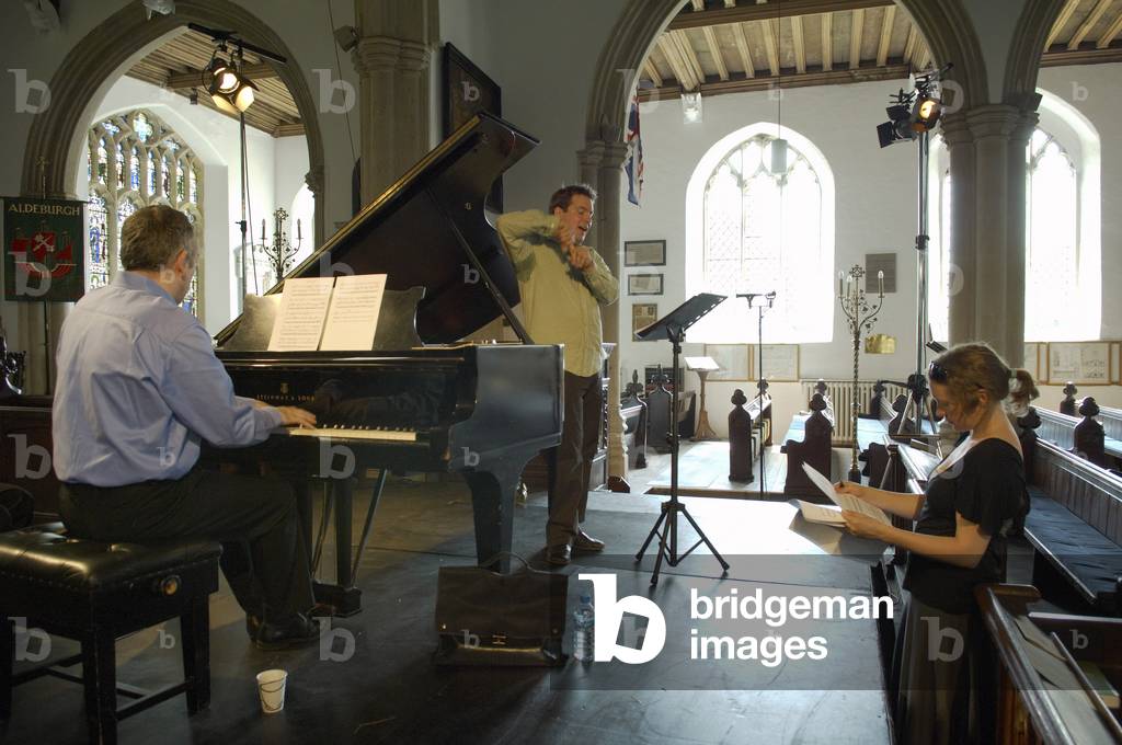Robert Murray,  Malcolm Martineau and Emily Hall - rehearsing 'Love songs' for the Aldeburgh Festival, Aldeburgh parish church, Suffolk, UK, June 2007