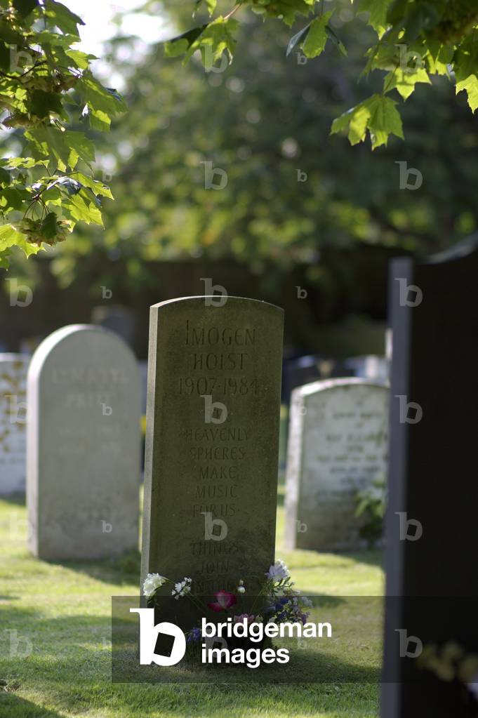 Grave of Imogen Holst at the Aldeburgh Parish Church, June 2006