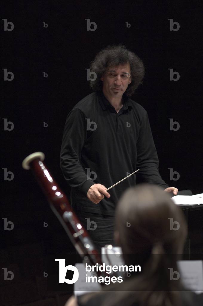 Alexander Polianichko - portrait of the Russian conductor performing with the Britten-Pears orchestra in Snape Maltings at the Aldeburgh Festival, 1 June 2005