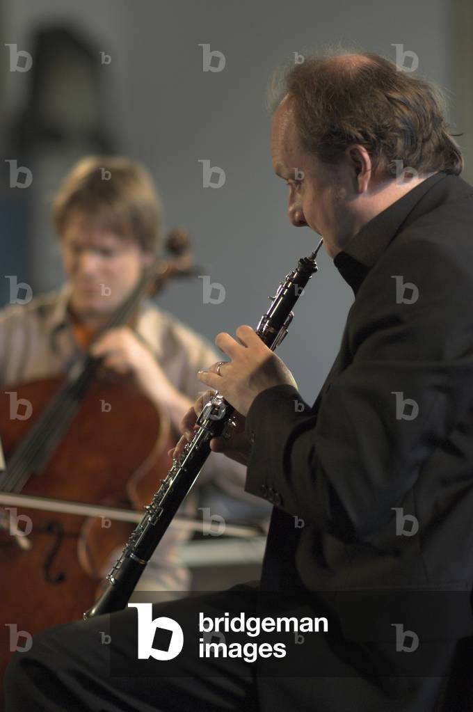Alban Gerhardt (cello) and Francois Leleux (oboe) at the Aldeburgh parish church,  Aldeburgh Festival, 2006