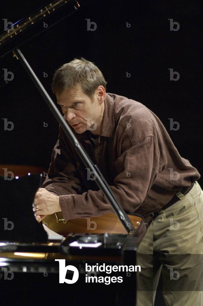Simon Keenlyside - portrait of the English baritone at Snape Maltings, Suffolk, UK, June 2007