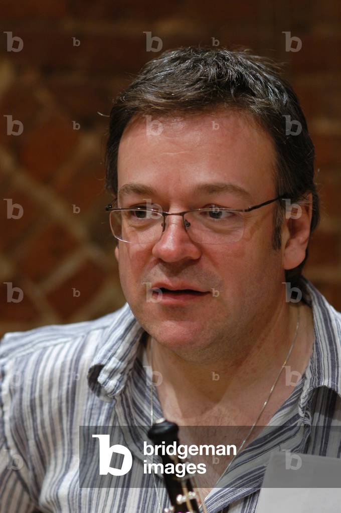 Nicholas Daniel,  holding his oboe at Aldeburgh Festival 2004