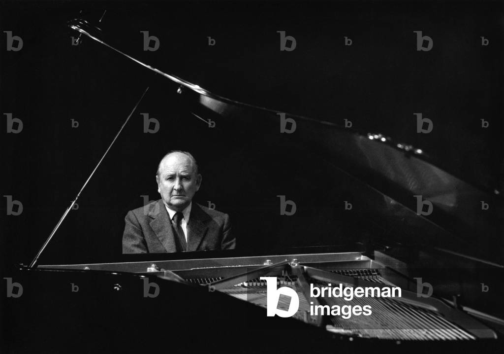 Nikita MAGALOFF  playing piano, 1987
