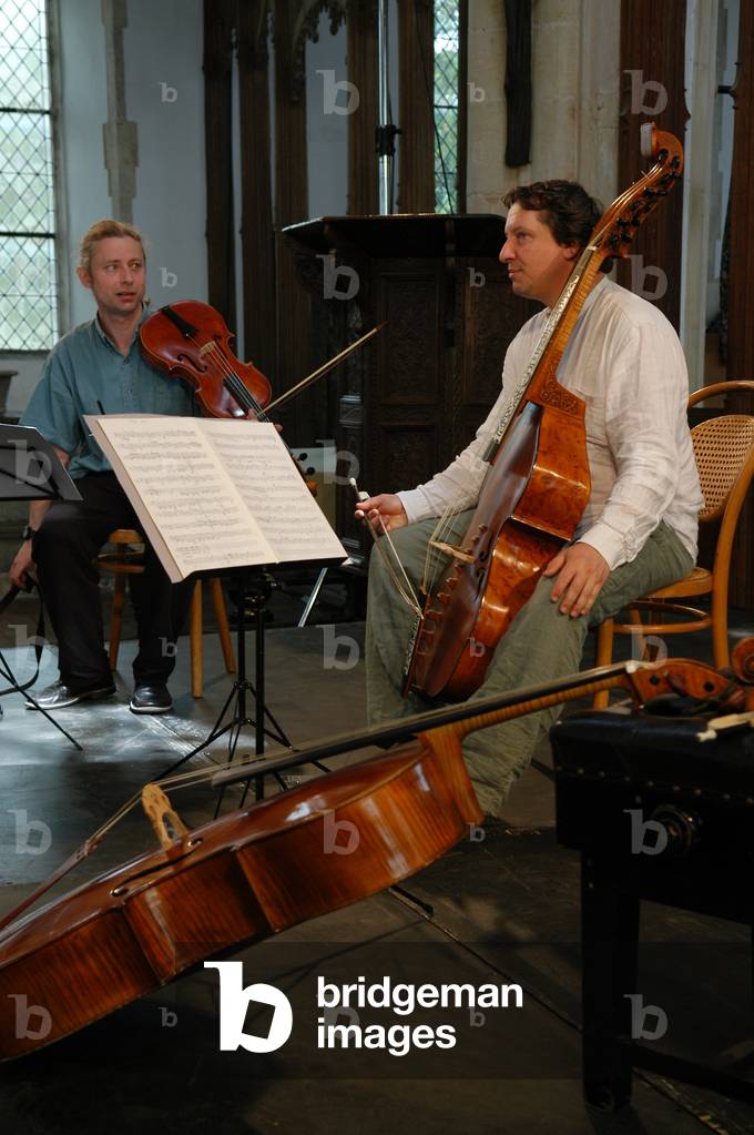 Francois Fernandez and Philippe Pierlot playing  violin and viola at Aldeburgh Festival 2004