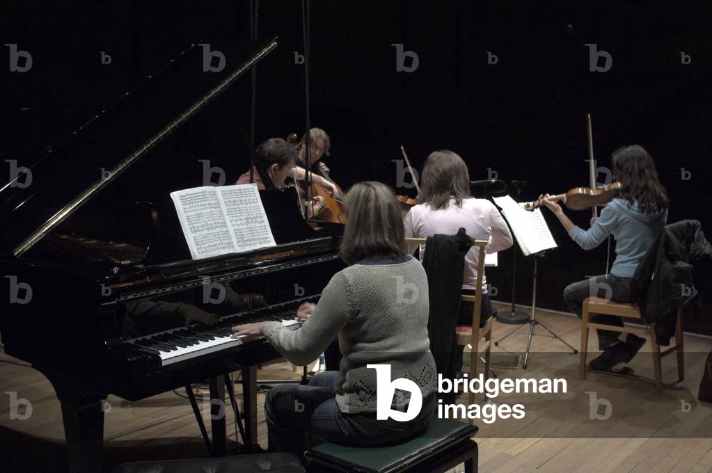 Kathryn Stott - portrait of the British pianist performing with the Belcea Quartet at Snape Maltings during the Aldeburgh Festival, June 2005