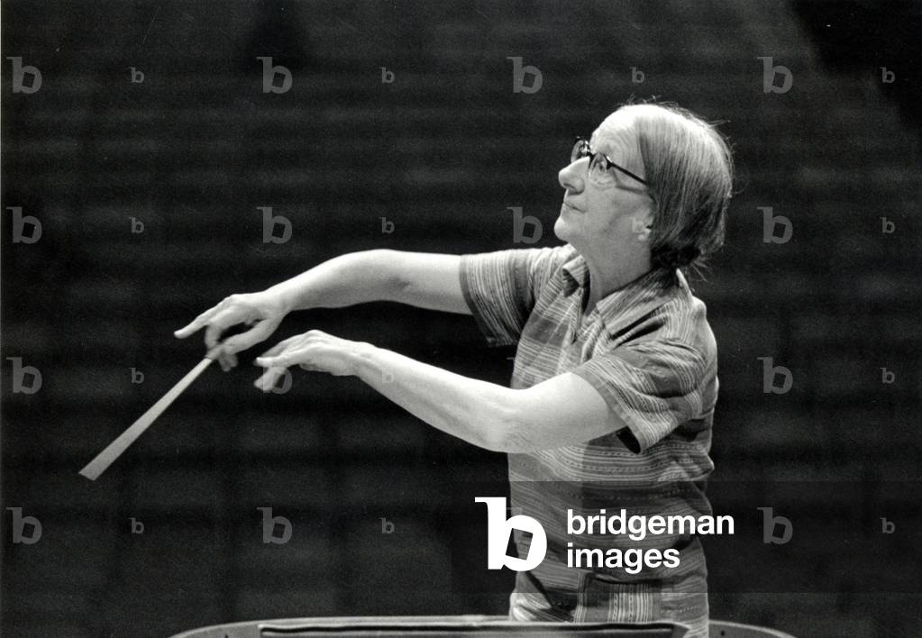 Imogen Holst, conducting in 1977
