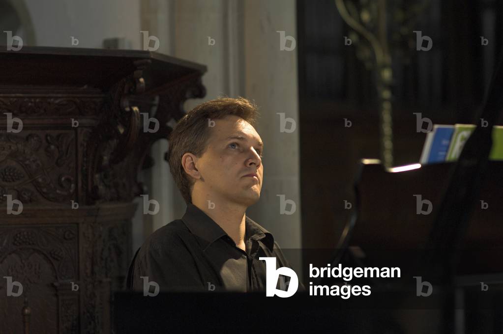 Markus Hadulla (piano) rehearsing at Aldeburgh Parish Church
