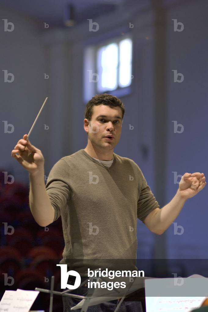 Ryan Wigglesworth - conducting at Jubilee Hall, Aldeburgh, Aldeburgh Festival, 2006