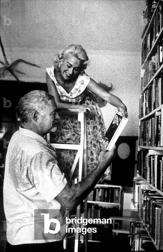 Hemingway receives visit of French actress Martine Carol in Finca Vigia, his house in San Francisco de Paulo, Cuba 1956