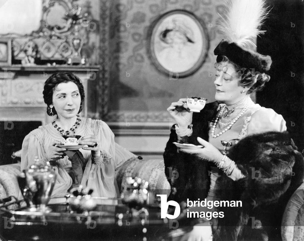 Scene from Noel Coward's 'Operette' 1938 with Fritzi Massary and Irene Vanburgh