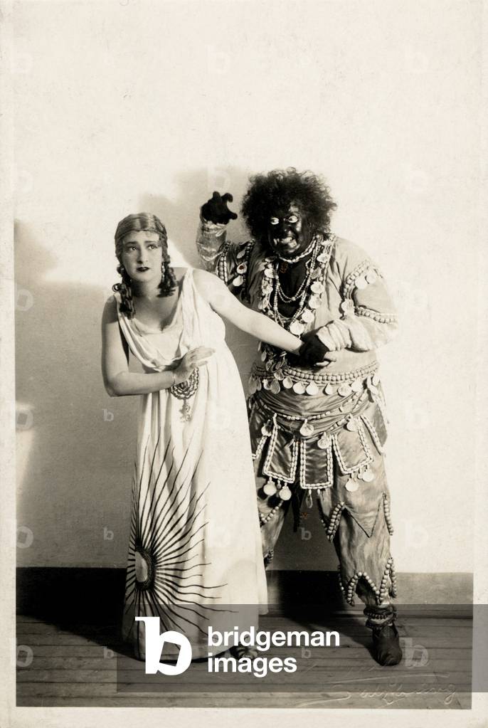 Lotte Schöne as Pamina and William Wernigk as Monostatos in Mozart's 'Die Zauberflöte' ('The Magic Flute'), Salzburg