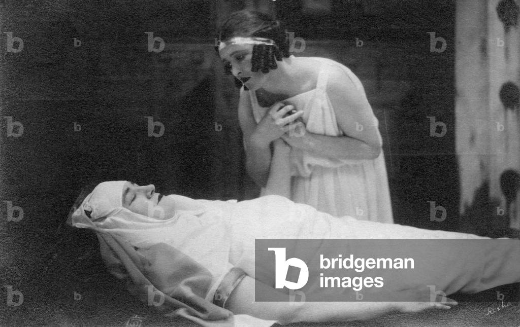 Clara Serena and Katherine Davies in Rutland Boughton's Alkestis in the London production, 1924