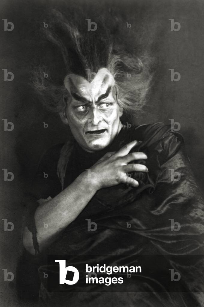 Julius Pölzer (1901 - 1972) as Loge in Richard Wagner 's opera Das Rheingold (The Rhine Gold)
