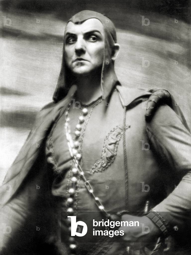 Michael Bohnen as Méphistophélès in  Charles Francois Gounod 's opera 'Faust'