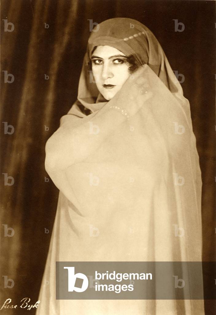 Sigrid Onegin as Dalila in Saint-Saëns's 'Samson et Dalila'