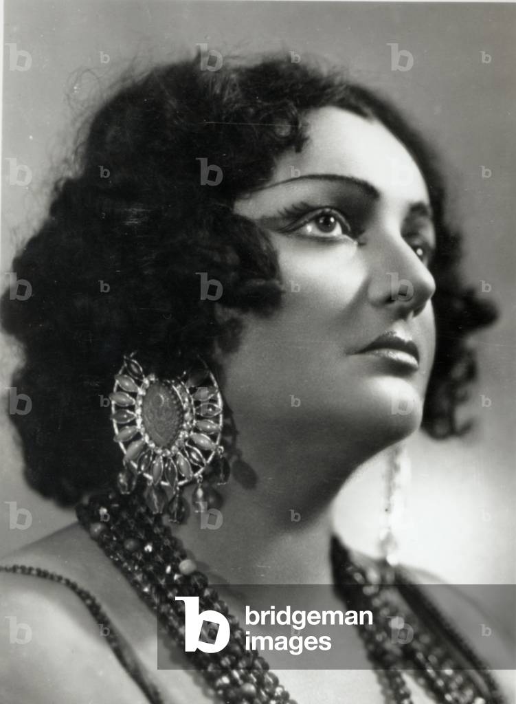 Gina Cigna in Verdi's Aida in title role