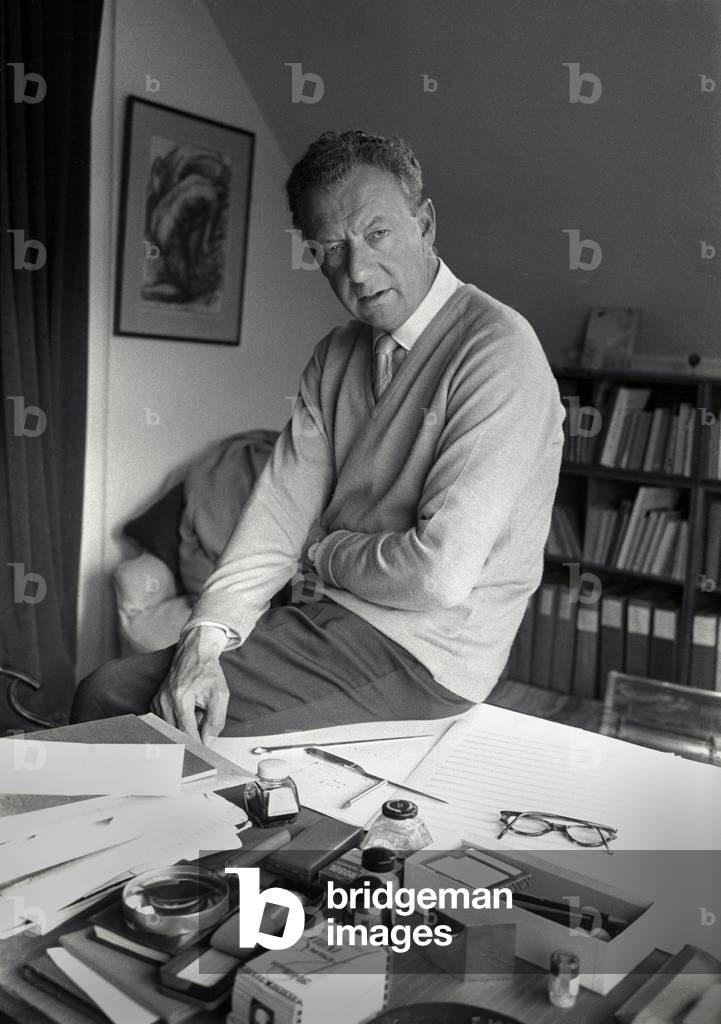 Immagine di Fotografia "Benjamin Britten nel suo studio" 1964 di Brian Seed