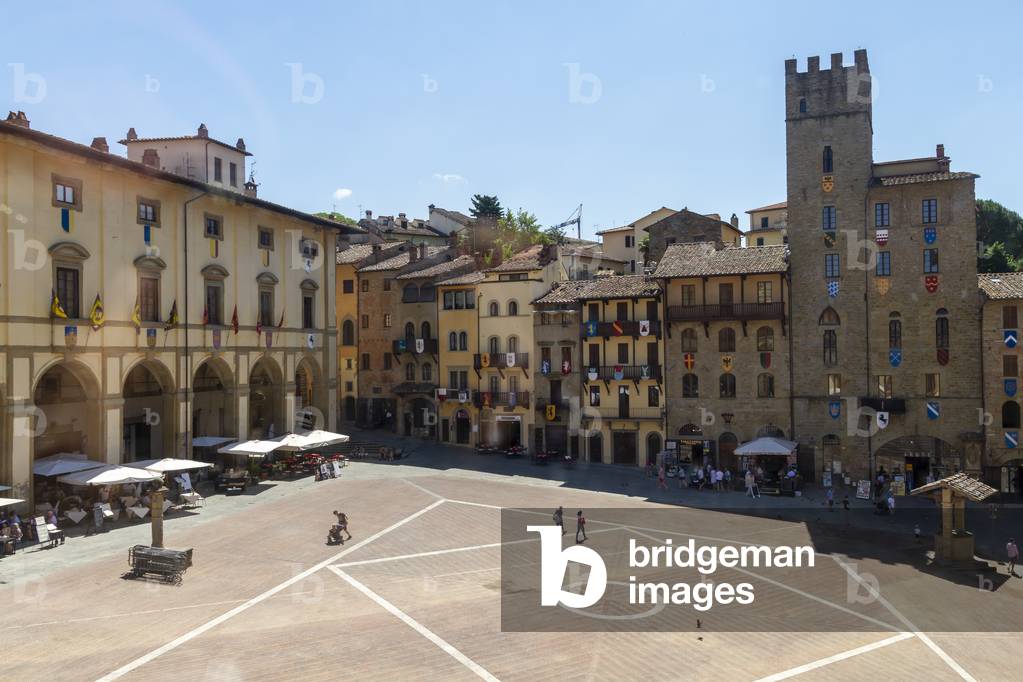 Piazza Grande, Arezzo, Tuscany, Italy (photo)