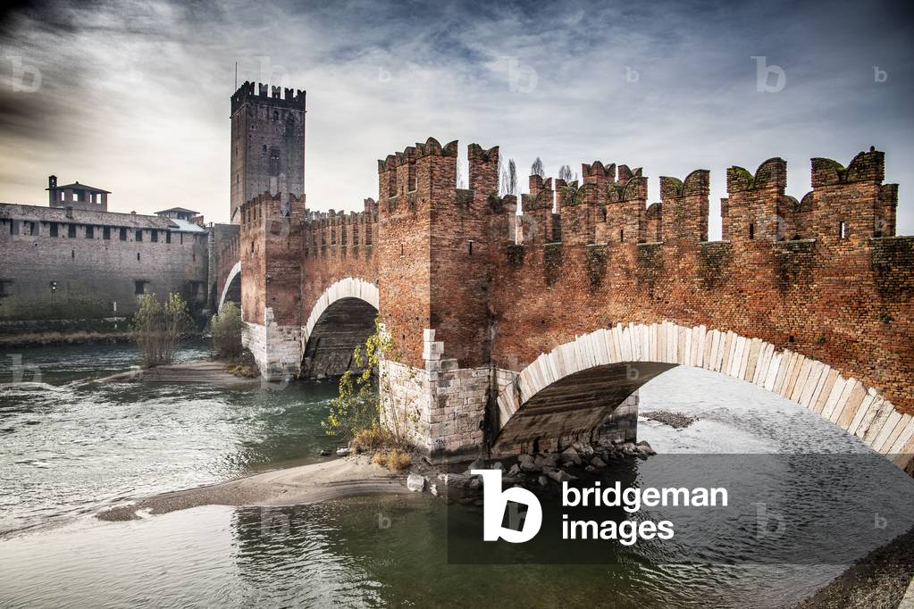 Bridge of Castel Vecchio, Verona, Italy (photo)