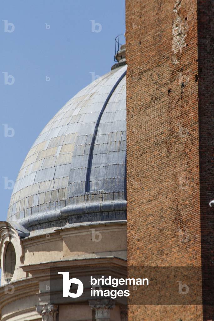 Piazza Sordello, medieval tower and dome Cathedral of San Andrea, Mantua, Italy (photo)