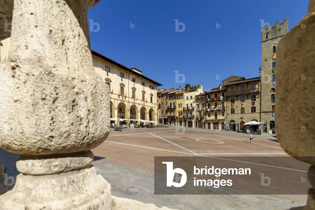 Piazza Grande, Arezzo, Tuscany, Italy (photo)