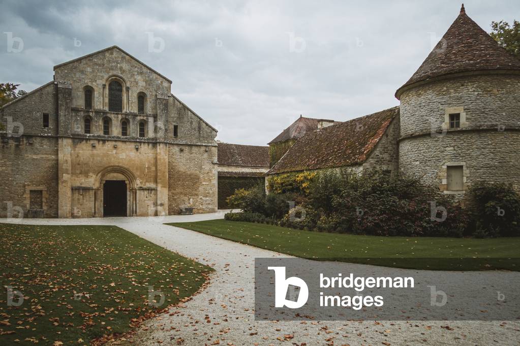 Abbey and pigeon house, Fontenay Abbey, Burgundy, France (photo)