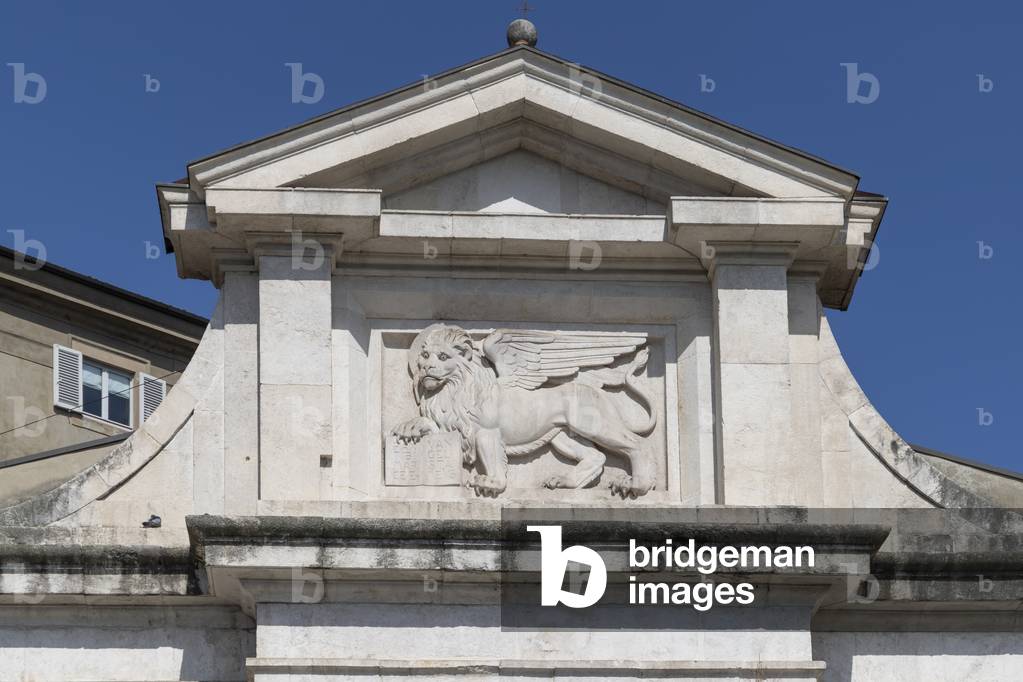 Porta San Giacomo, Bergamo, Italy (photo)