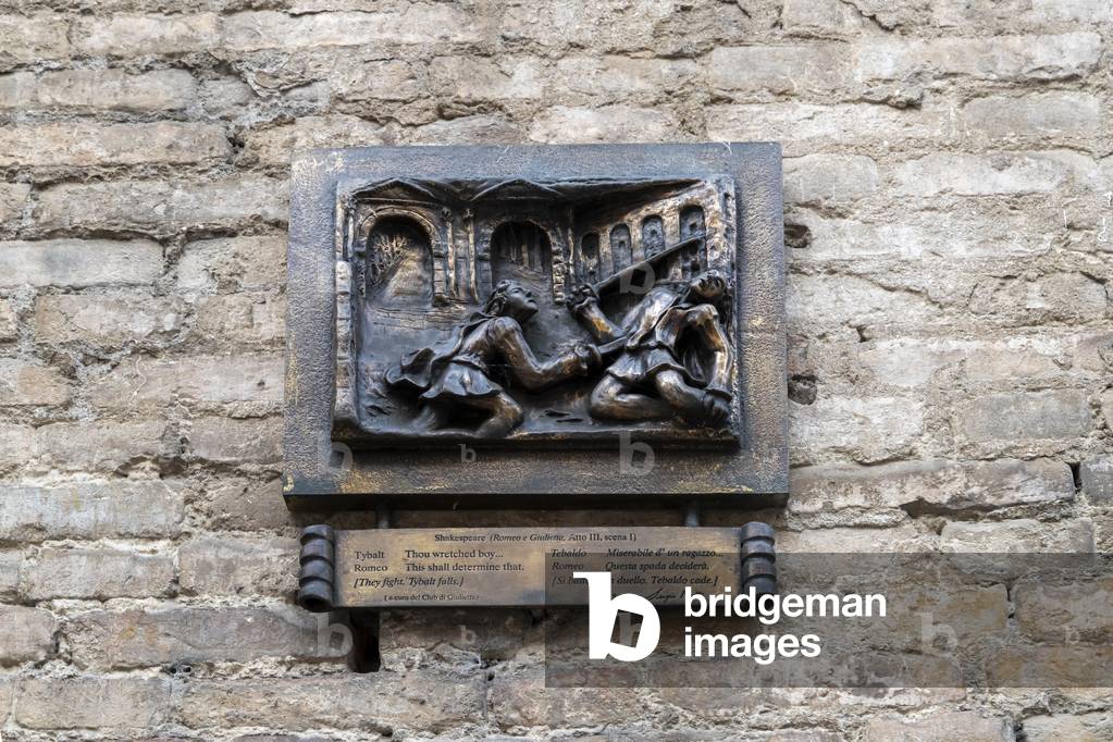 Plate poem Juliet and Romeo, Verona, Italy (photo)