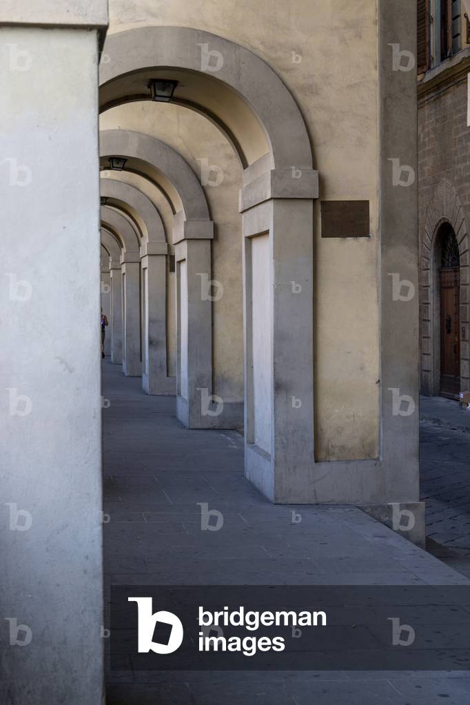 Lungarno degli Archibusieri, covered passage of the vasarian corridor, Florence, Tuscany, Italy, 2020 (photo)