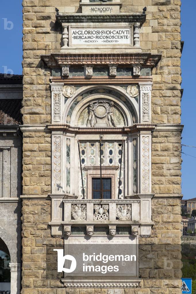 Piazza Vittorio Veneto, Bergamo, Italy (photo)