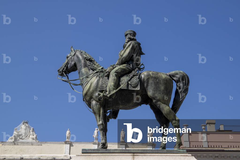 Piazza De Ferrari, equestrian statue of Giuseppe Garibaldi, Genoa, Italy, 2020 (photo)