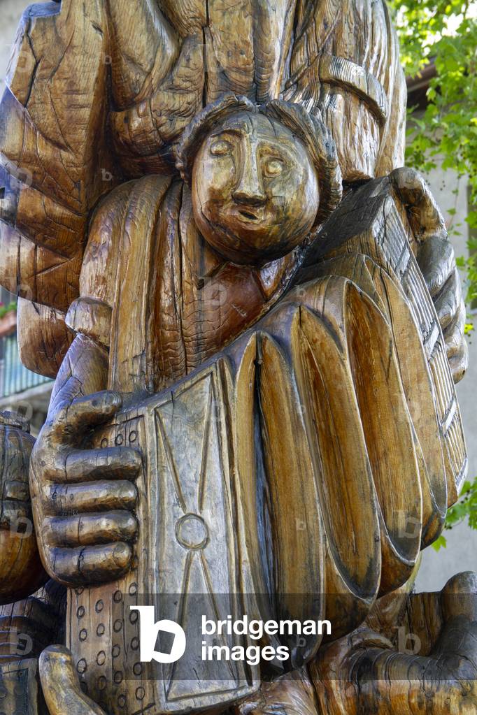 Dorino Ouvrier, The Accordionists (1999), Chestnut wood, Aosta, Valle D'Aosta, Italy (photo)