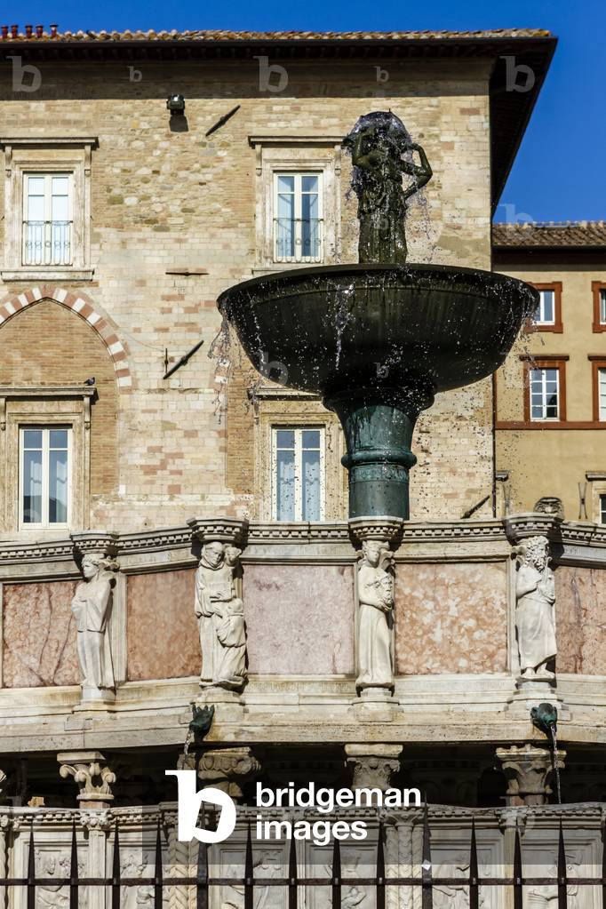 Piazza IV Novembre Fontana Maggiore, Perugia, Italy (photo)