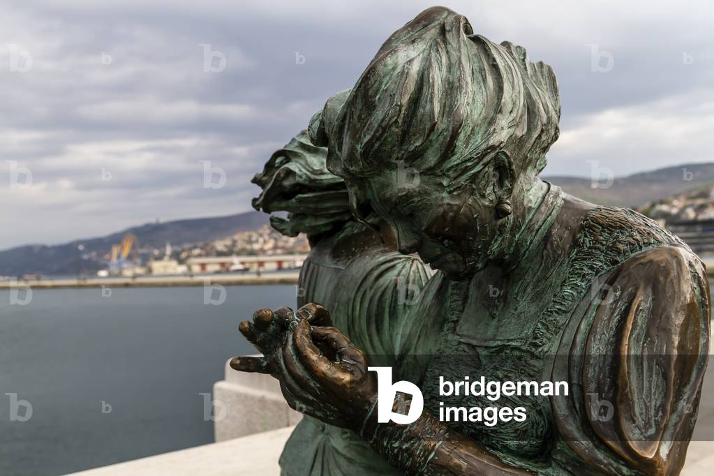 Riva Caduti for the Italianity of Statue “The girls of Trieste”. Fiorenzo Bacci, Trieste, Friuli Venezia Giulia, Italy (photo)