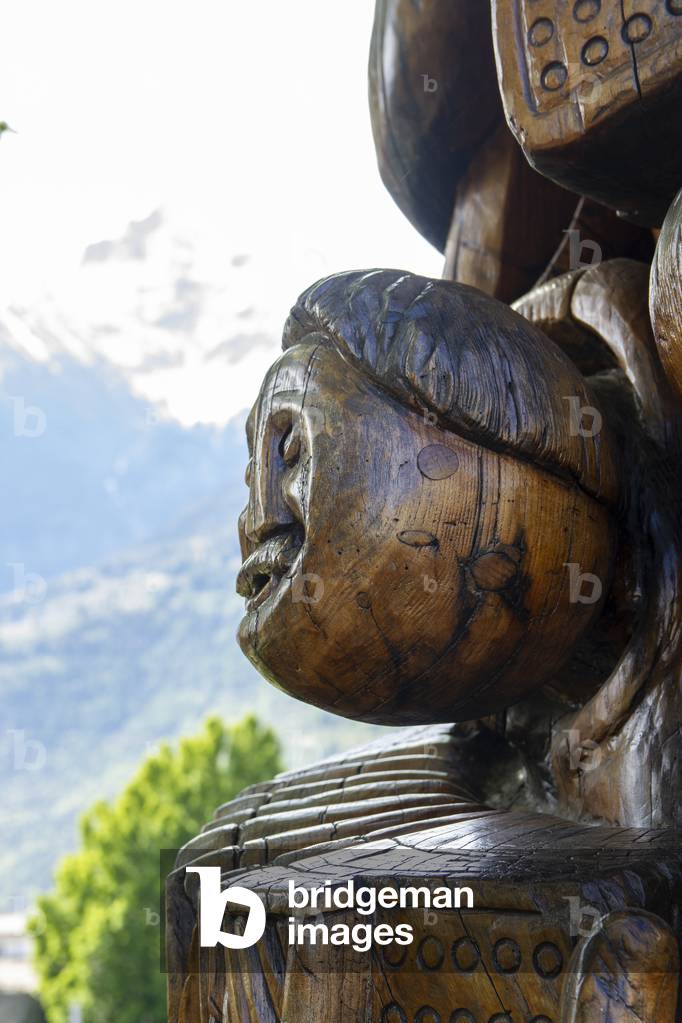 Dorino Ouvrier, The Accordionists (1999), Chestnut wood, Aosta, Valle D'Aosta, Italy (photo)